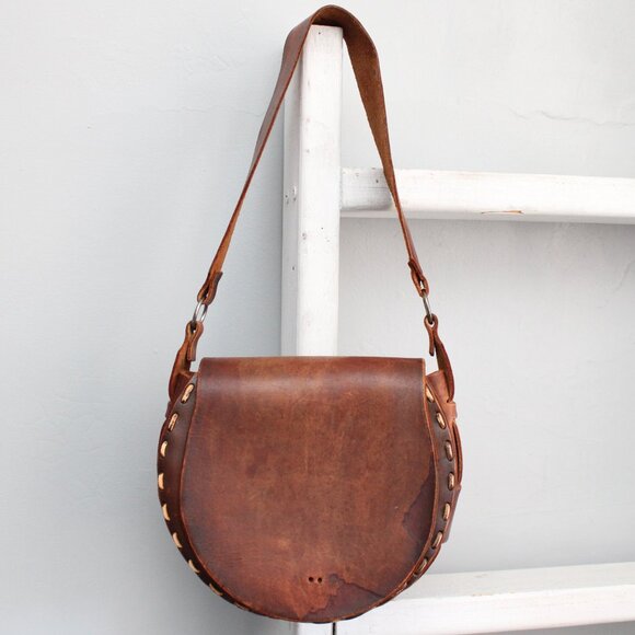 Vintage 70's Tooled Brown Full Grain Leather Saddle Crescent Shoulder Bag Purse - Picture 1 of 7
